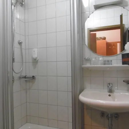 Metzgerei Zur Linde 3*