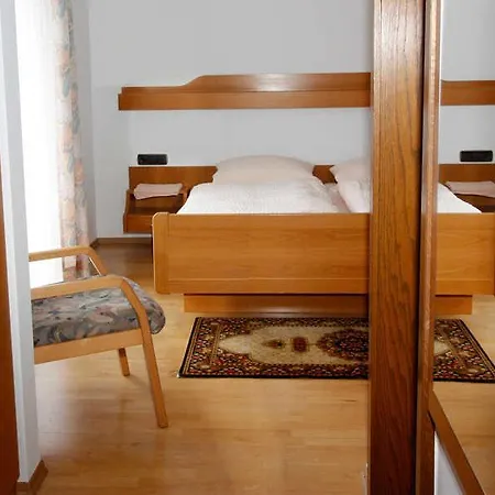 Hotel Metzgerei Zur Linde 3*